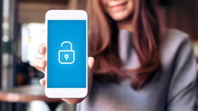 Secretul pentru a debloca telefonul iubitului tău. Trucul simplu pentru a accesa acel dispozitiv care vă stârnește curiozitatea