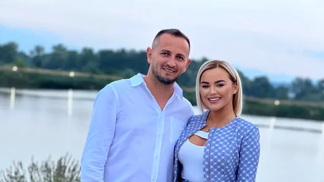 Unde au plecat Carmen de la Sălciua și soțul ei în luna de miere. Cântăreața e mai fericită ca niciodată