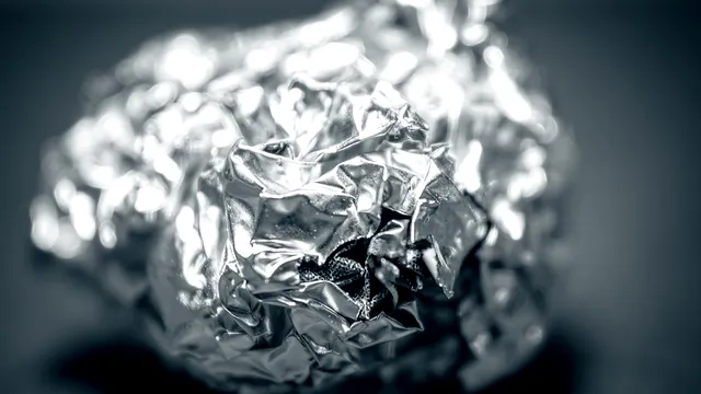 De ce să pui folie de aluminiu în mașina de spălat. Trucul e uimitor