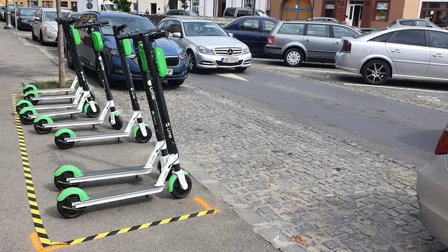 Când ar putea să intre în vigoare asigurările pentru trotinetele electrice. Ce sume vor plăti românii