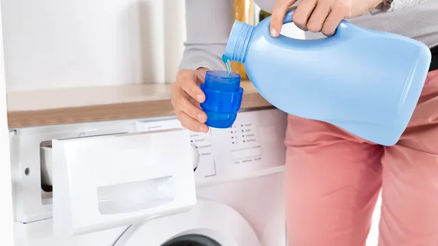 Cât detergent se pune la o spălare, de fapt. Greșeala majoră pe care o fac multe persoane