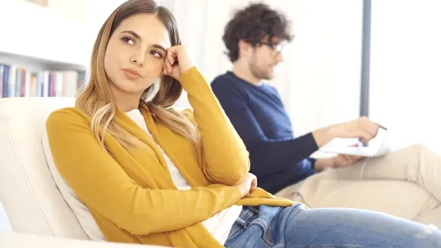 De ce te gândești la o altă persoană dacă îți iubești partenerul. Nu este chiar ciudat ceea ce simți. Explicația psihologilor