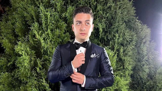 Radu Țibulcă din ”Moldovenii” încearcă să-i convingă pe tineri să meargă și la filmul românesc. „Atâta vreme cât ai la îndemână gratis, de ce ai plăti?”. VIDEO EXCLUSIV
