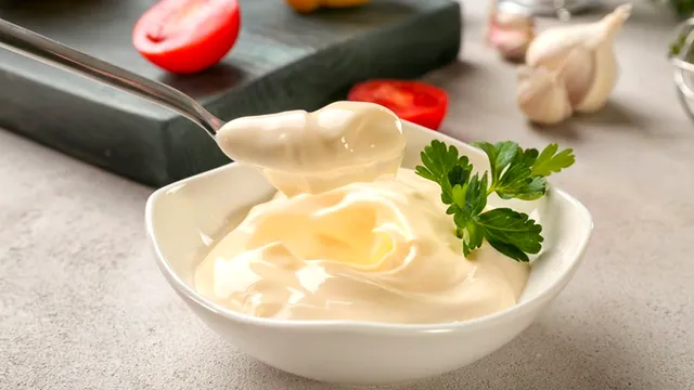 Secretul pentru cea mai bună maioneză de post. Ingredientul care poate înlocui ouăle