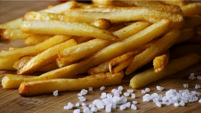Secretul cartofilor prăjiți de la McDonald’s a fost aflat. Cum trebuie să îi faci ca să iasă crocanți și pufoși la interior