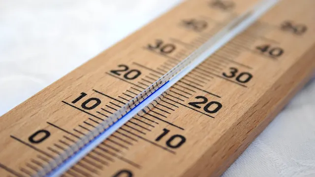 Trucul simplu pentru a reduce pierderile de căldură din casă cu până la 50%. Ce trebuie să pui la toate ferestrele