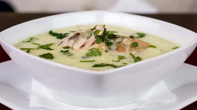 Ce să pui mereu în ciorbă pentru un gust ca în copilărie. Bunicile foloseau mereu acest ingredient special