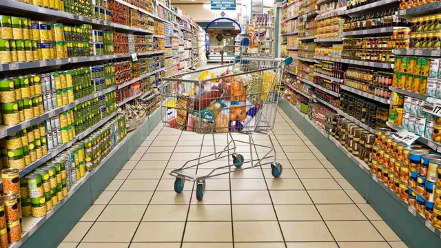 Programul magazinelor de Sfântul Andrei și 1 decembrie 2022. Până la ce oră este deschis la Kaufland, Lidl, Carrefour sau Profi