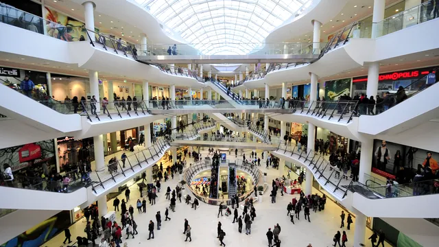 Programul mall-urilor de Crăciun 2022. Care este orarul de funcționare. Singurul mall din Capitală care va avea deschis pe 25 decembrie