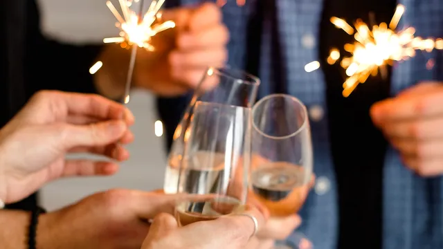 Ce trebuie să porți de Revelion ca să atragi norocul. Doar așa vei avea un an bogat și prosper