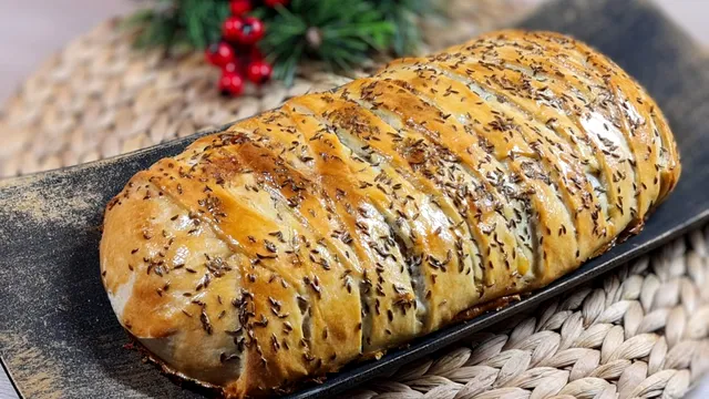 Plăcintă cu carne și ciuperci. Rețetă pentru Sărbători. E delicioasă, nu trebuie să-ți lipsească de pe masă