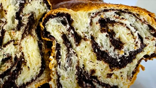 Cozonac pufos după rețeta bunicii. Secretul pentru un gust ca pe vremuri