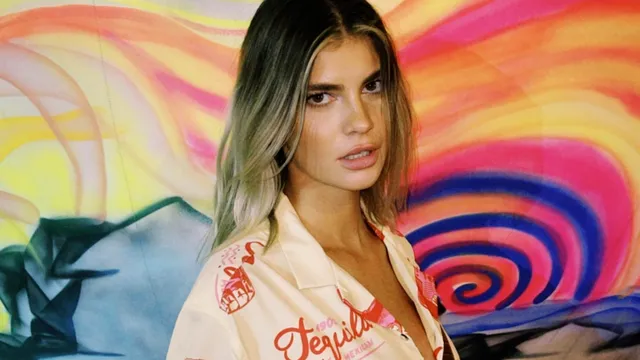 Trucurile la care apelează Laura Giurcanu pentru a arăta perfect la shootinguri: Toți pantofii îi tăiam și îi pozam de la spate VIDEO EXCLUSIV
