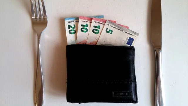 Ce trebuie să pui în portofel la miezul nopții de Revelion. Obiectul pe care trebuie să-l păstrezi tot anul 2023