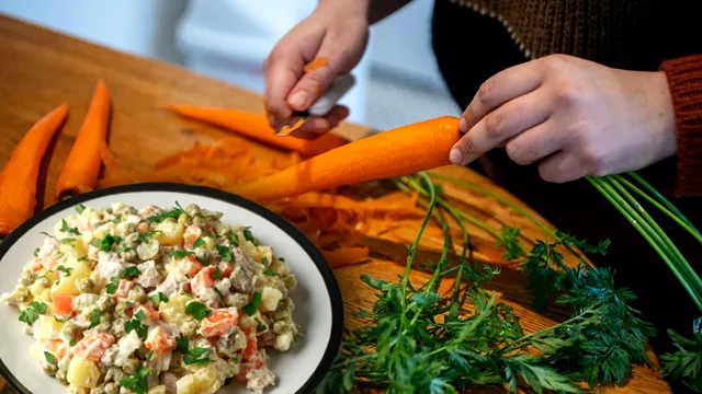 Salată de boeuf de post. Cu ce poți înlocui maioneza. Rețeta delicioasă te va cuceri
