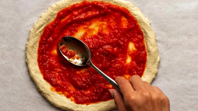 Secretul celui mai bun sos de pizza. Ingredientul magic pe care îl adaugă întotdeauna bucătarii italieni
