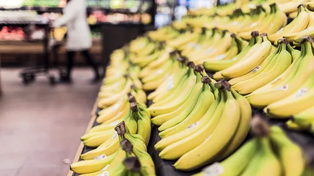 De ce bananele sunt mereu proaspete în supermarketuri. Trucul folosit pentru ca acestea să nu se strice săptămâni la rând