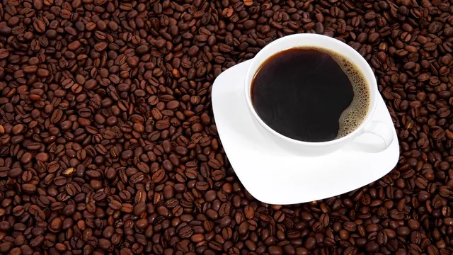 Ce să pui în cafea pentru a fi mai aromată, de fapt. Ingredientul banal care îi dă un gust special