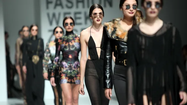Avantajele și dezavantajele meseriei de model. Prin ce chinuri trec de fapt: Mulți ziceau că modelele sunt umerașe mergătoare VIDEO EXCLUSIV