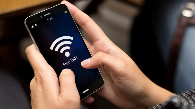 De ce ar trebui să oprești WiFi-ul telefonului mobil când pleci de acasă. Mulți fac greșeala, pericolul la care te expui de fapt