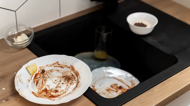 De ce nu trebuie să lași niciodată vasele murdare în chiuvetă peste noapte. Mulți fac această greșeală