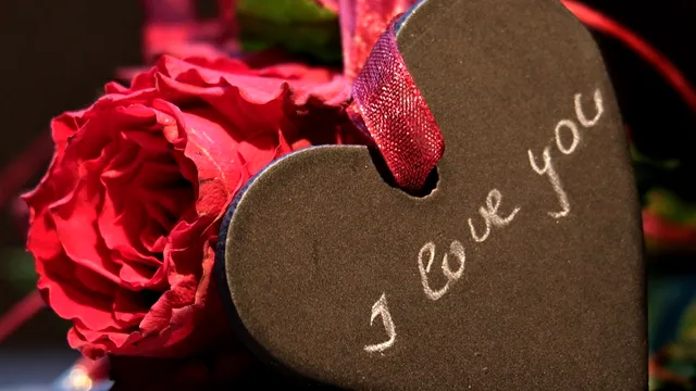 Cadouri pe care să nu le faci de Valentine’s Day. Aduc ghinion, sunt cele mai nepotrivite