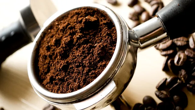 În cât timp trebuie să bei cafeaua după preparare. Aceasta este durata maximă în care se poate consuma. Ce se întâmplă de fapt după