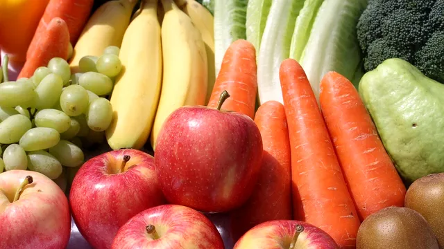 Fructe și legume care se mănâncă cu coajă. Și tu le-ai consumat greșit până acum VIDEO