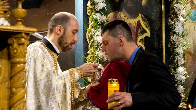 Ce nu ai voie să faci după împărtășanie. Greșeli pe care trebuie să le eviți. E mare păcat