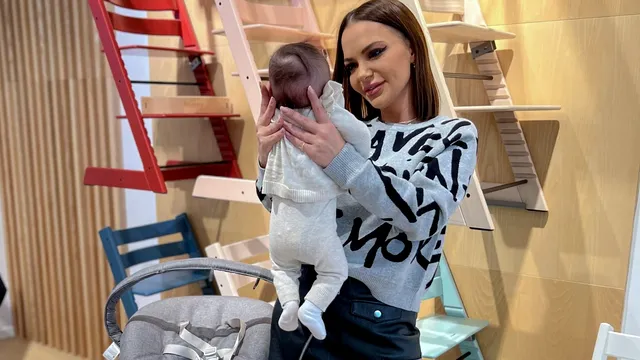 Ce nume inedit a ales Andreea Antonescu pentru fiica cea mică. Primele imagini cu artista și fetița ei FOTO