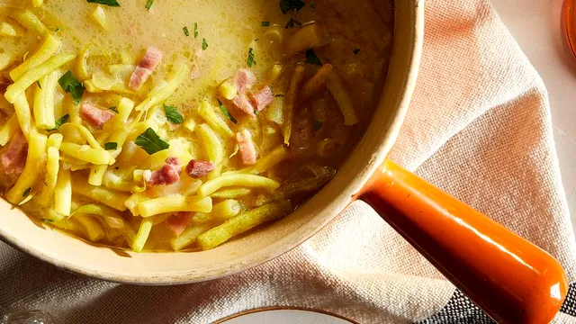 Secretul celei mai bune ciorbe de fasole galbenă. Ingredientul special pe care îl adaugă cei mai iscusiți bucătari