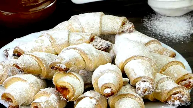 Ce să pui în cornulețele de post pentru a ieși fragede. Ingredientul special care nu trebuie să lipsească