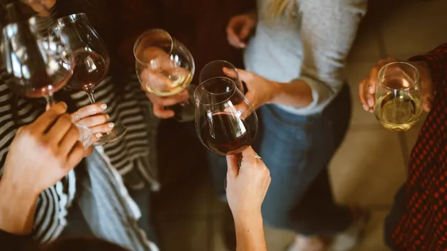 În cât timp iese alcoolul din organism la femei și la bărbați. Când te poți urca la volan după ce ai băut