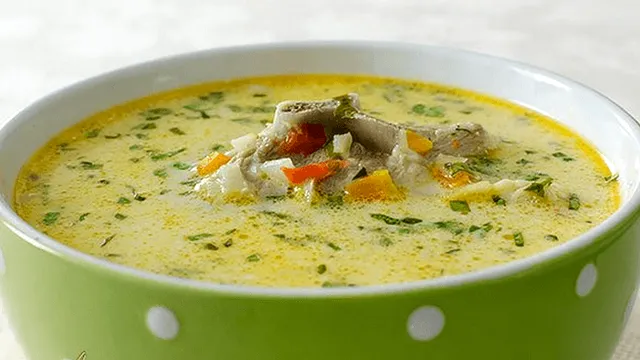 Secretul pentru cea mai bună ciorbă de miel. Ingredientul care îi dă un gust senzațional. Așa o prepară marii bucătari