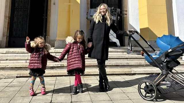 Ce i-a cerut fiica cea mare a Laurei Cosoi tatălui ei, după ce a fost necăjită de un băiețel. Actrița a rămas uimită de reacția micuței. „Cum este lumea de afară, așa trebuie să fim și noi” VIDEO EXCLUSIV