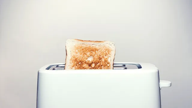 Cum se curăță un toaster. Regula esențială de care trebuie să ții cont