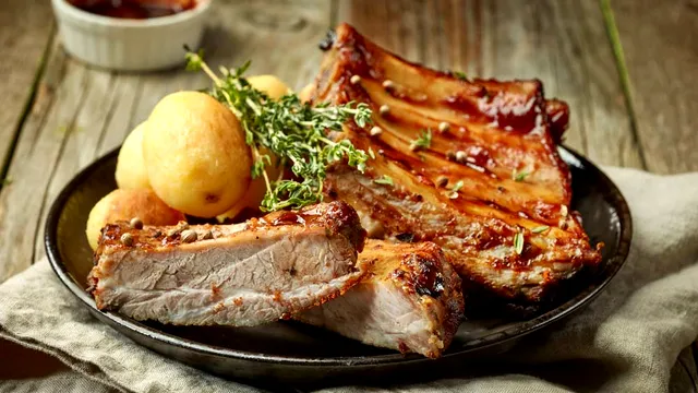 Cum gătești carnea de porc pentru a obține cea mai fragedă friptură. Trebuie neapărat să încerci asta, va ieși mai gustoasă ca la restaurant