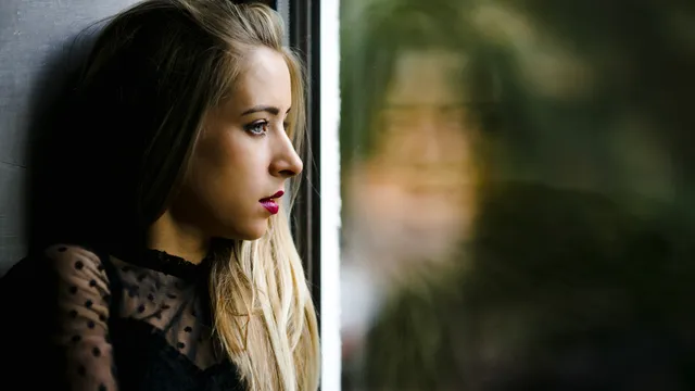 Iubitul meu m-a dat afară din casă. Nu e locuința lui, stăteam cu chirie amândoi, dar mi-a zis că nu se mai regăsește în relația asta