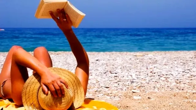 4 trucuri extraordinare pentru a arăta mai slabă la plajă. Toată lumea te va indivia. Ce trebuie să faci, de fapt