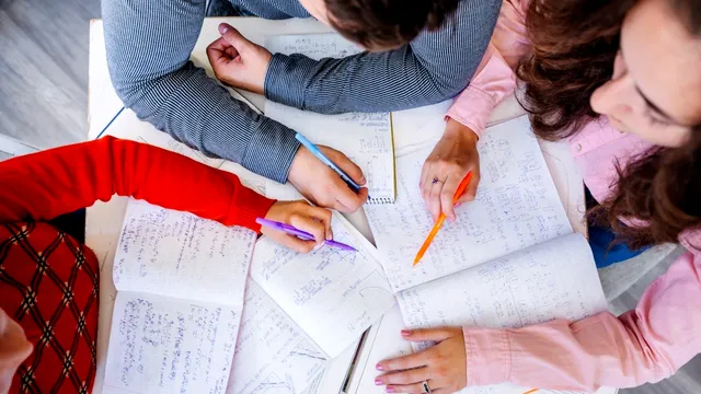 Acte necesare pentru înscrierea la liceu 2023. Documentele pe care trebuie să le conțină dosarul