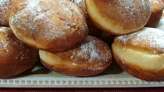Ingredientul de aur pe care îl puneau bunicile în aluatul de gogoși. Nu te mai saturi mâncând, gustul e senzațional