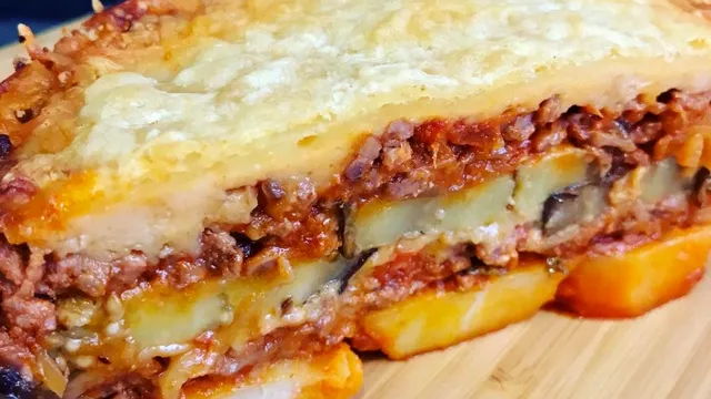 Ingredientul pe care să-l adaugi pentru a obține o musaca delicioasă. Secretul care o scoate din anonimat