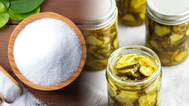 Câtă sare se pune la castraveții murați. Cantitatea corectă ca să iasă crocanți și delicioși