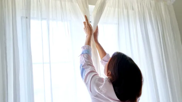 Temperatura la care se spală perdelele. Ce ingredient banal să adaugi în mașina de spălat. Secretul perdelelor perfect albe