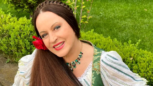 Ce ritual inedit de înfrumusețare are Maria Dragomiroiu. Secretul unui ten fără riduri la 68 de ani