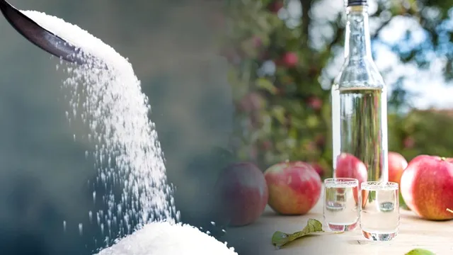 Cât zahăr se pune la țuica de mere. Pontul gospodarilor de la țară pentru cea mai aromată băutură
