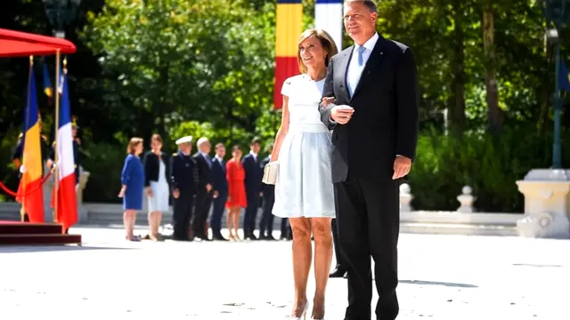 Ce diferență de vârstă este între Klaus Iohannis și soția lui, Carmen. Cu câți ani este mai mare președintele României