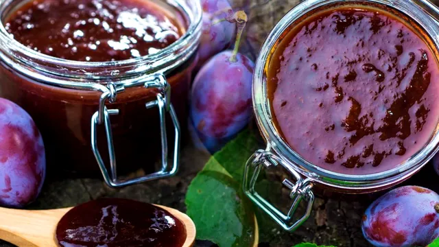 Ce să pui în gemul de prune imediat ce îl pui pe foc. Ingredientul care îl face mult mai parfumat și aromat