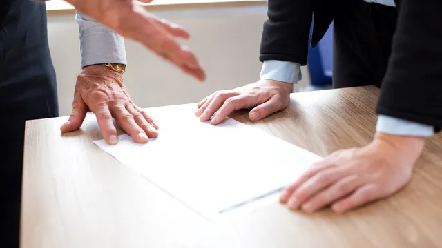Ce se întâmplă cu averea unei persoane decedate care nu are moștenitori. Unde ajung banii, de fapt