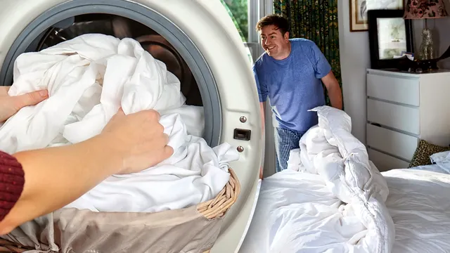 La câte grade se spală lenjeria de pat. Temperatura ideală care le face din nou curate